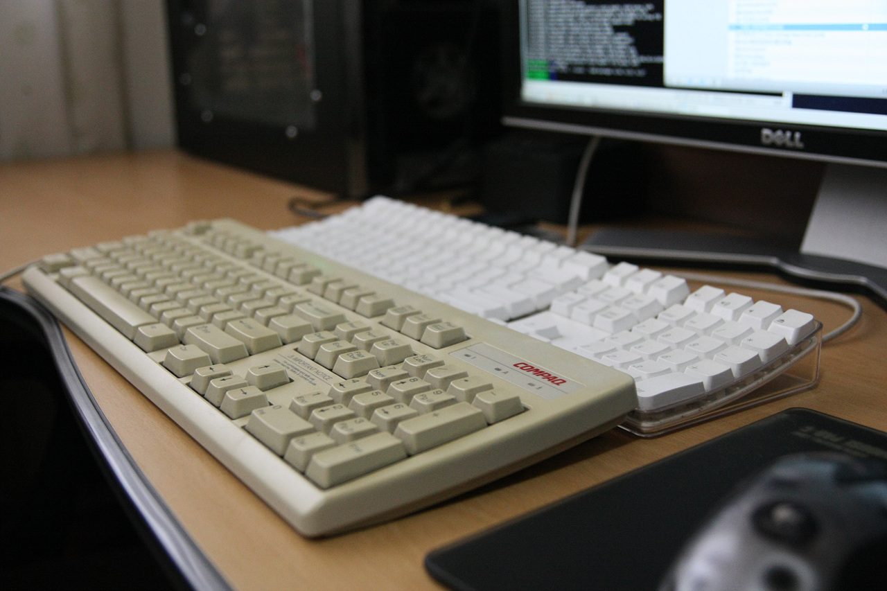 compaq_235.jpg