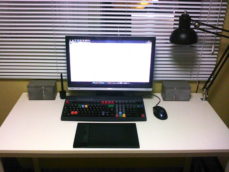 desk1.jpg