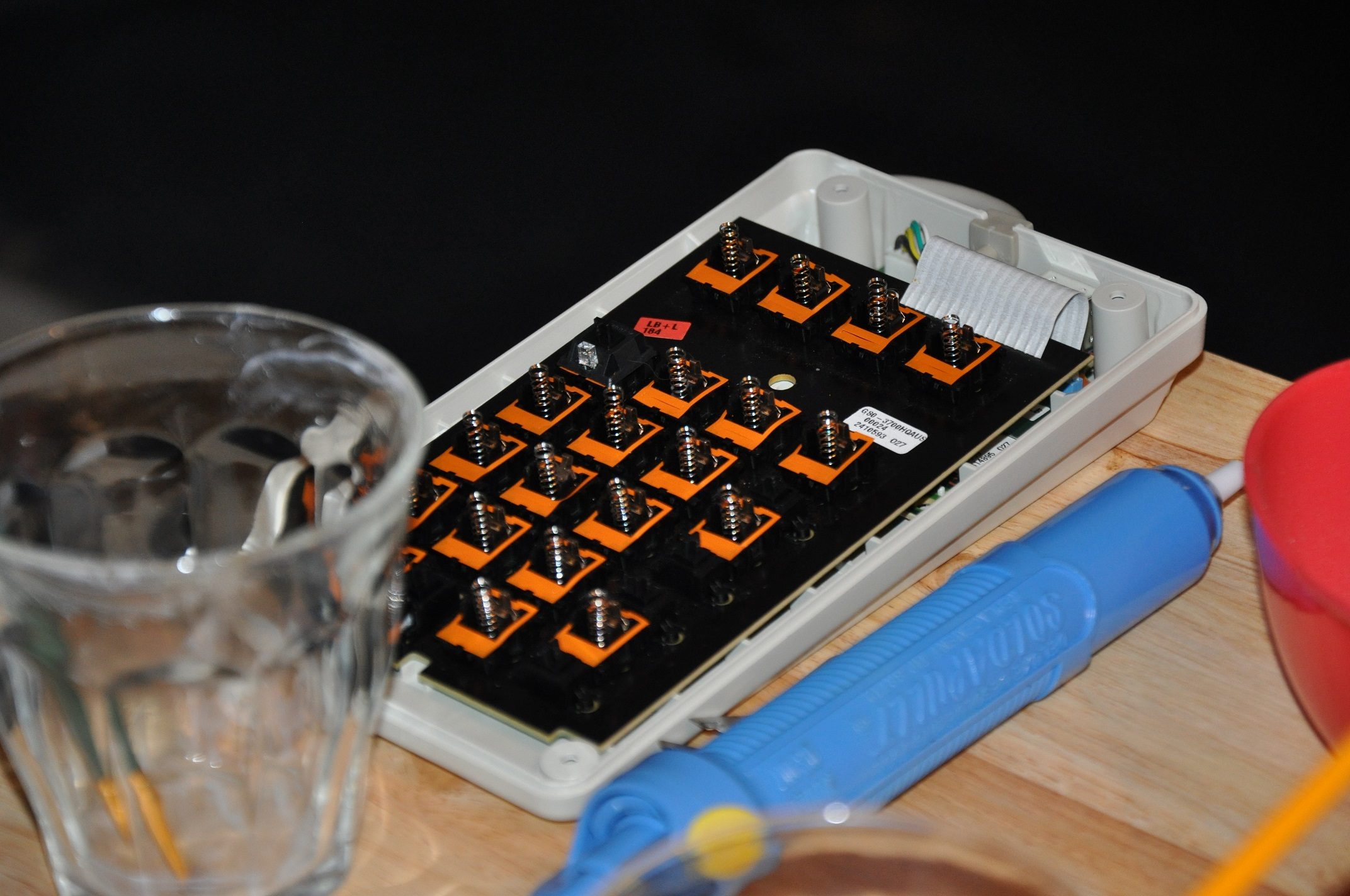3700kbd2.jpg : 3700 LED/Switch Mod