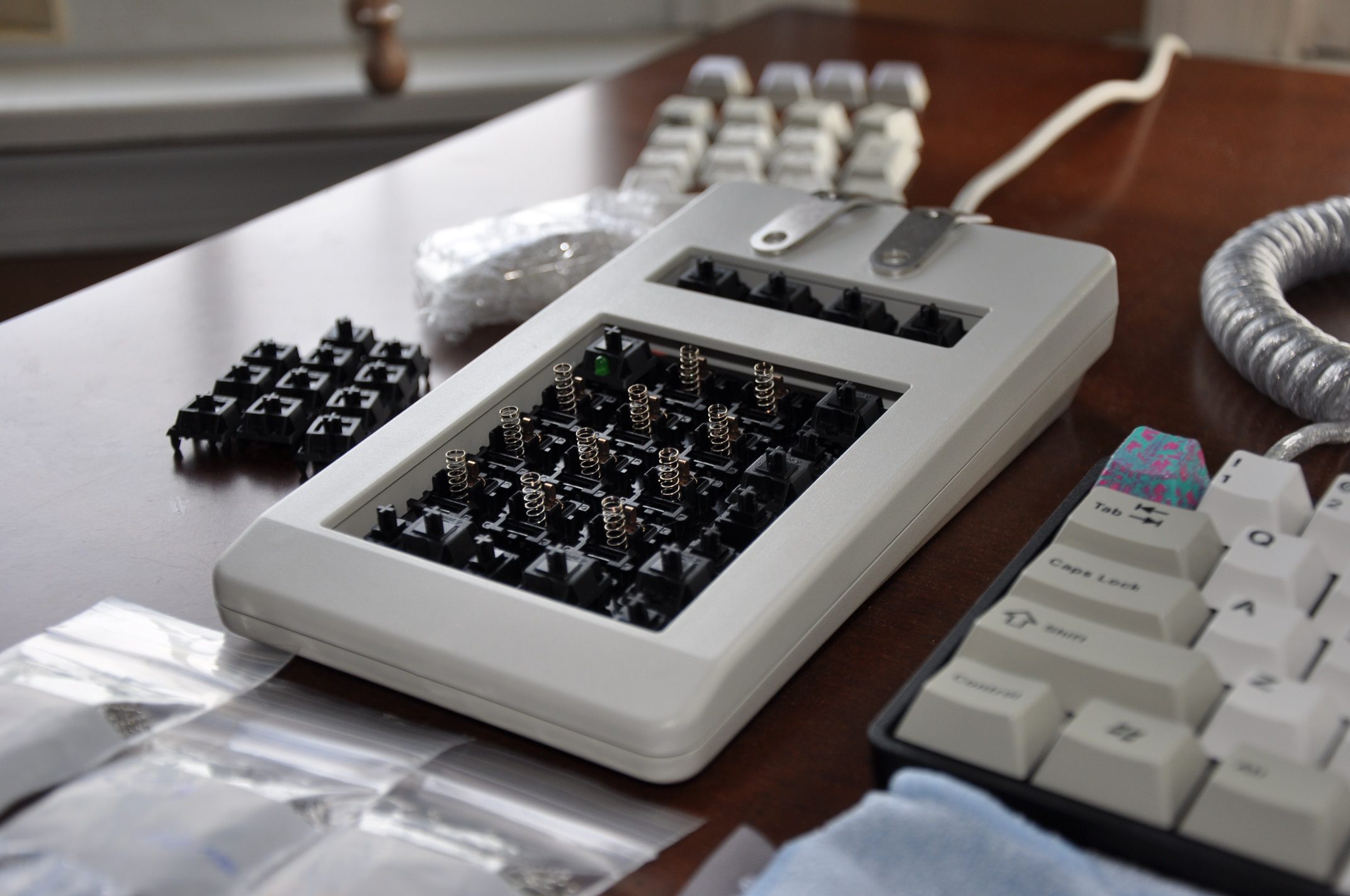 3700kbd1.jpg : 3700 LED/Switch Mod