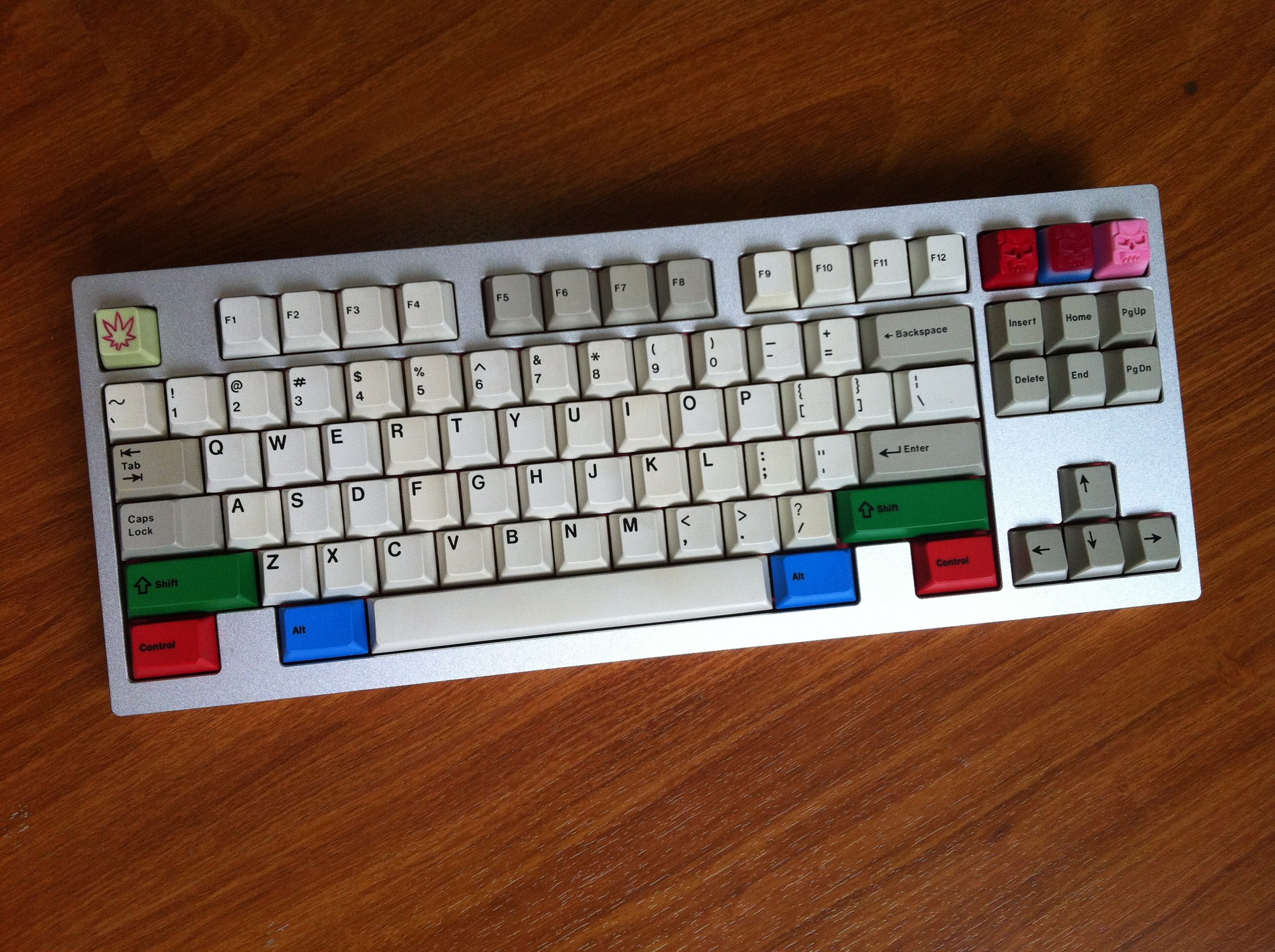 IMG_1413.JPG : Kmac 1.2 WKL Silver + Cherry DS