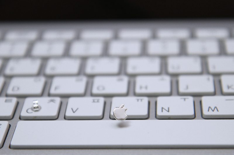 apple earring 05.jpg