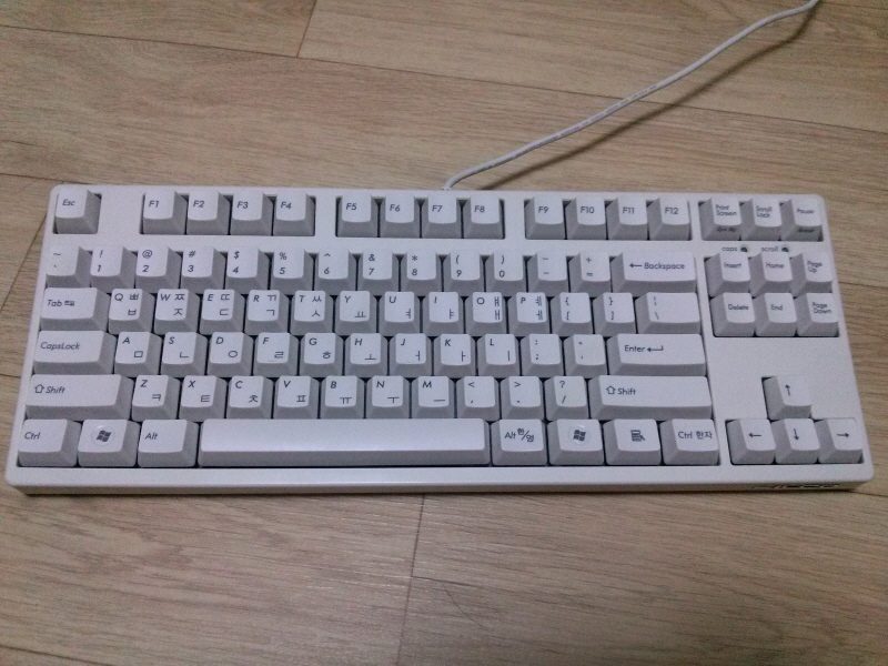 majestouch_white.jpg