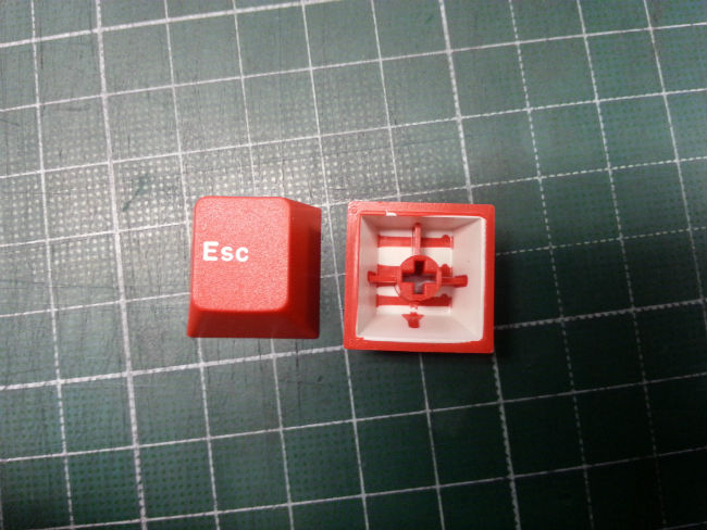 gmk_red_esc.jpg