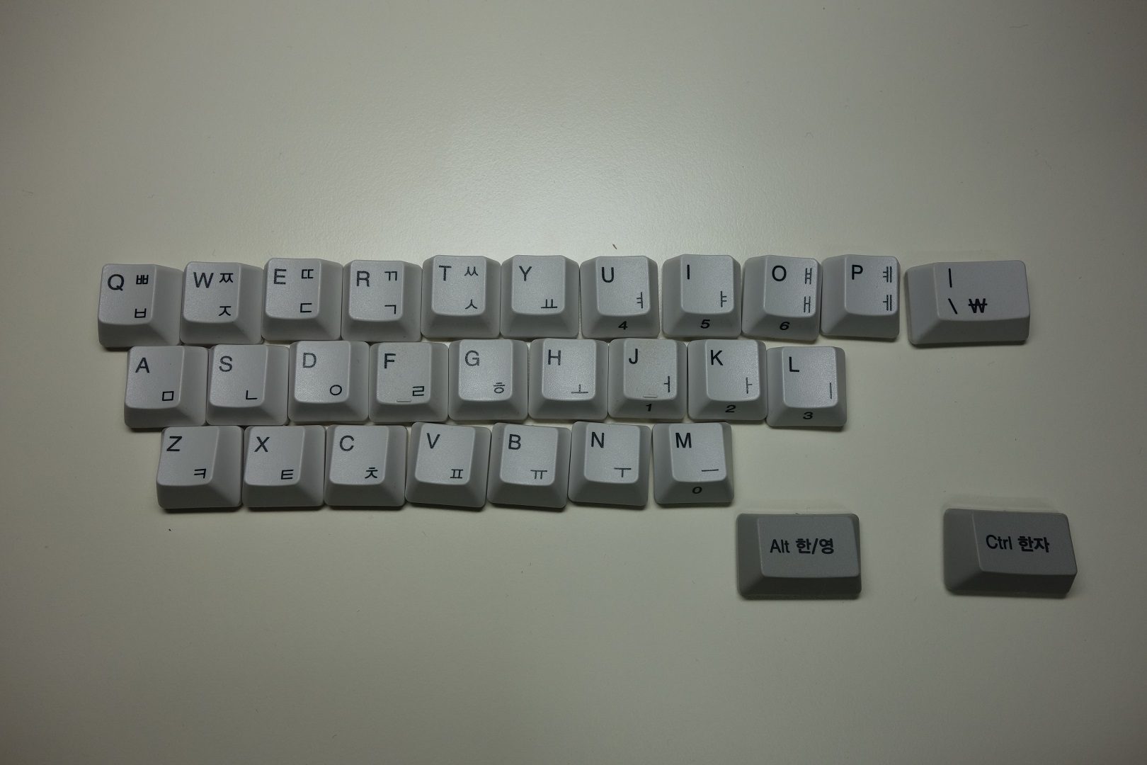 white.jpg : 리얼문자열+특수, 포커2 갈축 white.jpg : 리얼문자열+특수, 포커2 갈축