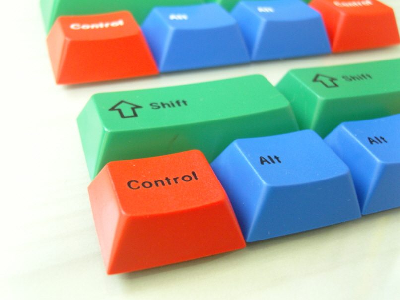 04.JPG : 긱핵키릴승화, 티상간레드+레드체리셋+포커하단열, GMK RGB윈키+블랙이색전투용 팝니다.
