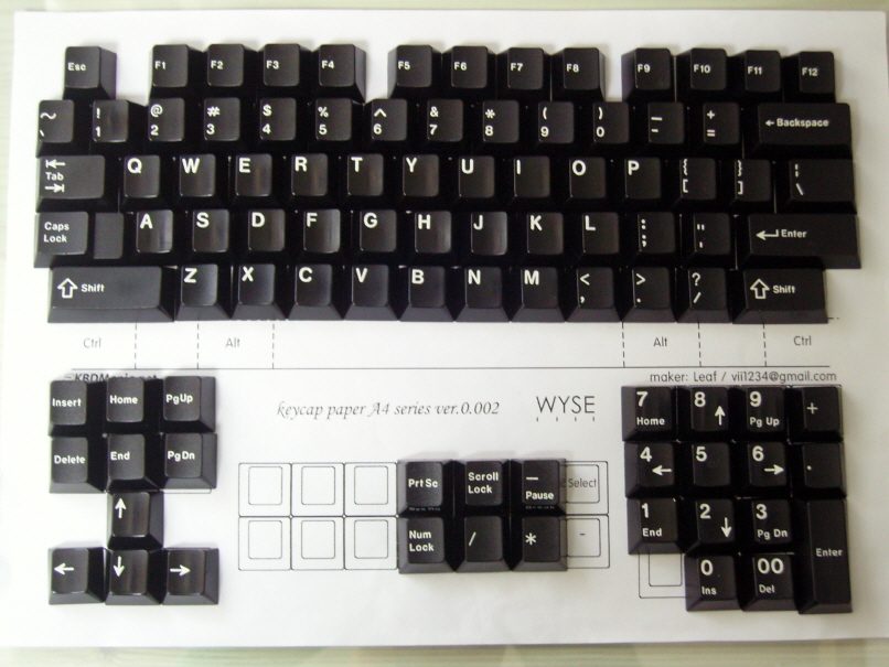 05.JPG : 긱핵키릴승화, 티상간레드+레드체리셋+포커하단열, GMK RGB윈키+블랙이색전투용 팝니다.