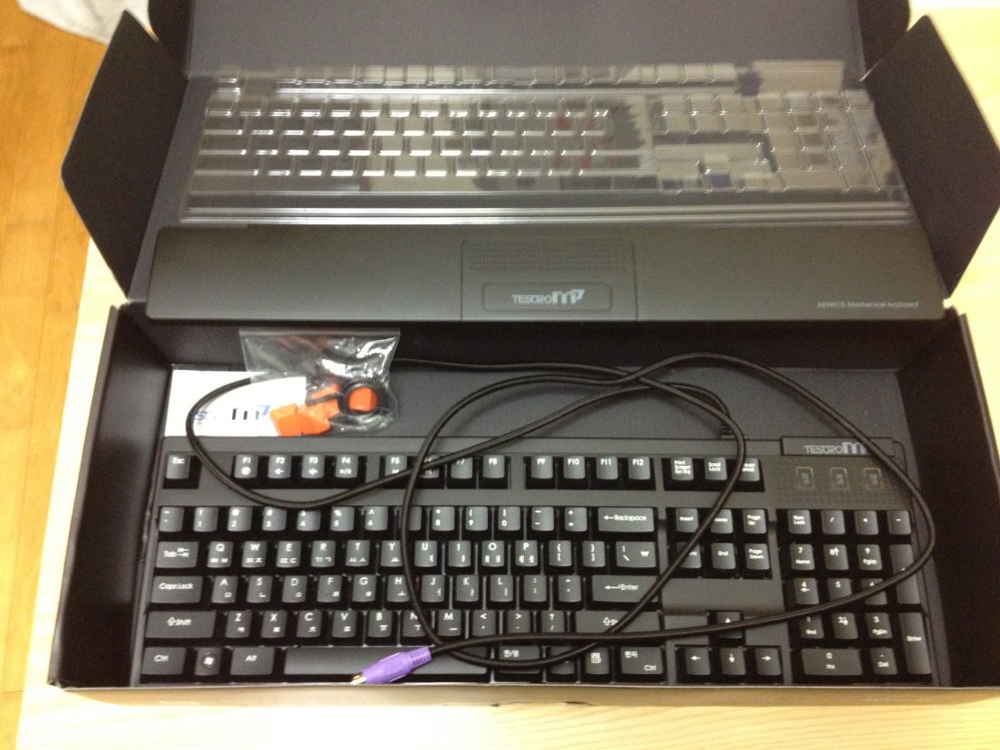 6358e0a8272bc1e9740e4f5af90f7130.jpg : tesoro M7 Gaming SE Brown 갈축 판매합니다. 6358e0a8272bc1e9740e4f5af90f7130.jpg : tesoro M7 Gaming SE Brown 갈축 판매합니다.
