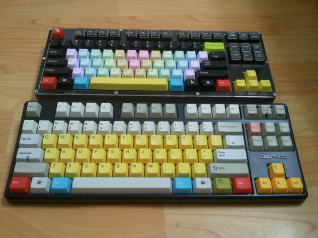 2011-07-23 19.14.16.jpg : 중국에서 땡겨온 키캡과 제 주력키보드