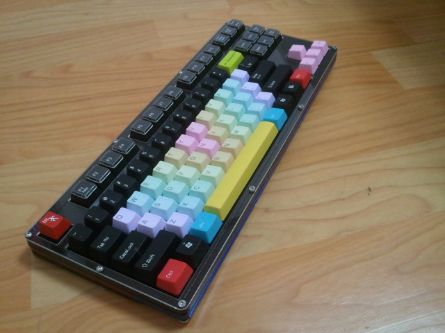 2011-07-23 18.40.16.jpg : 중국에서 땡겨온 키캡과 제 주력키보드