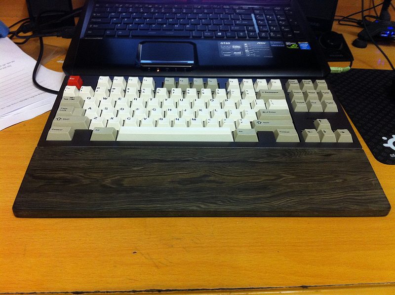 palm 1.jpg : My wood palmrest :D