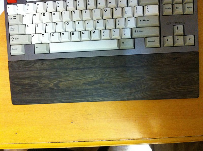 palm 3.jpg : My wood palmrest :D