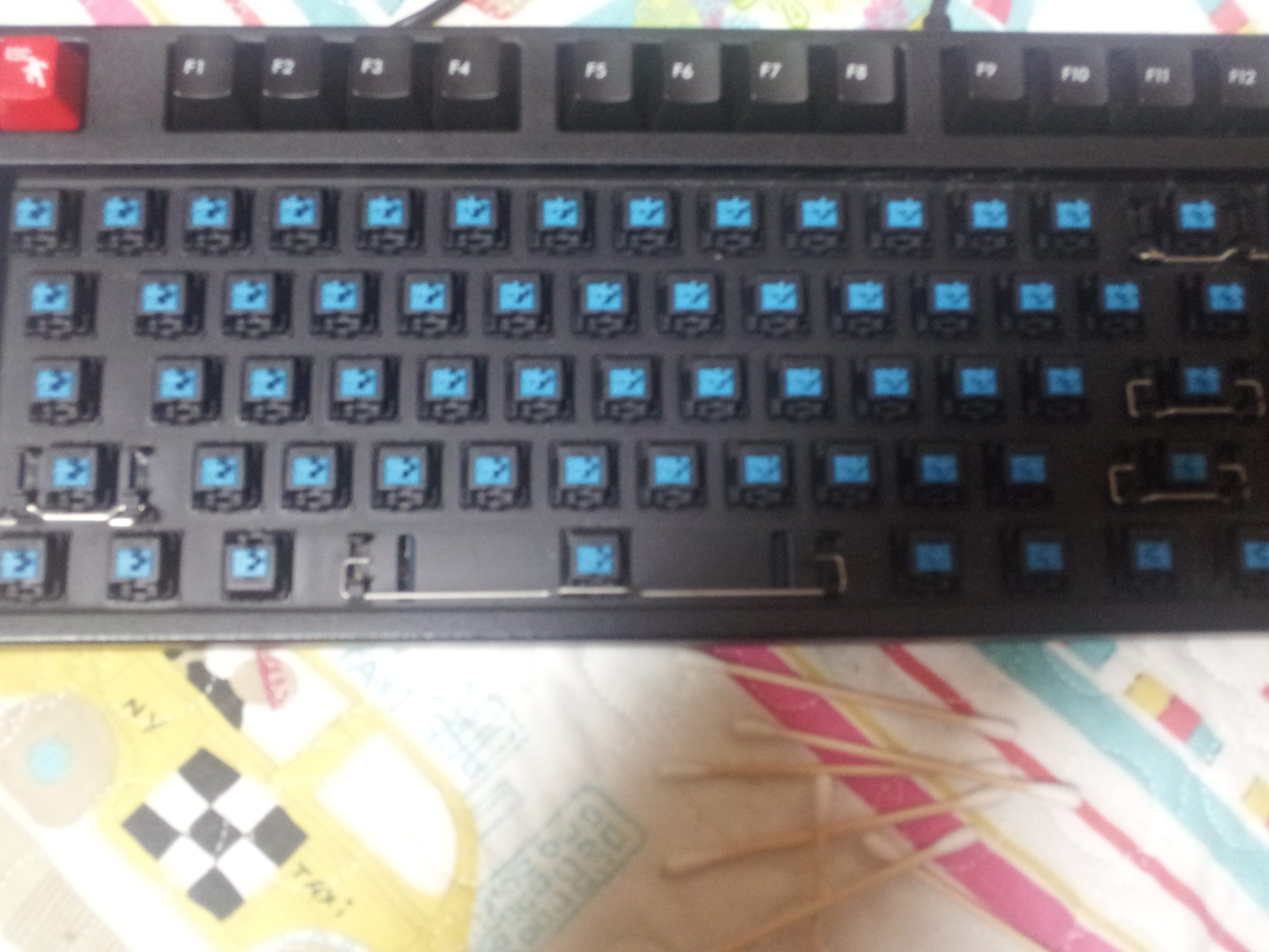 2012-01-01 23.08.29.jpg : 제 키보드 ㅋㅋ