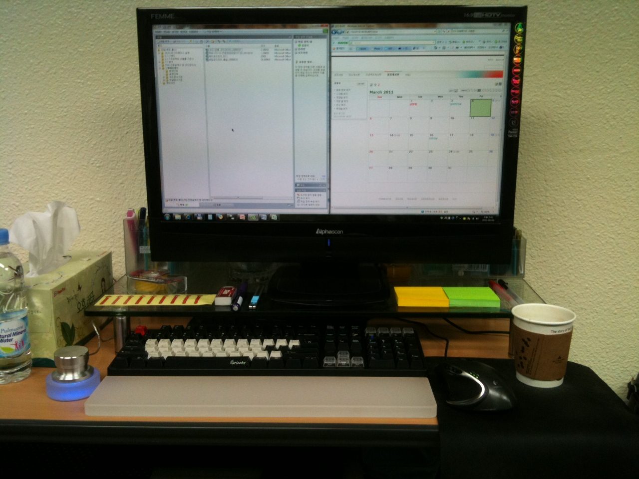 desk.JPG