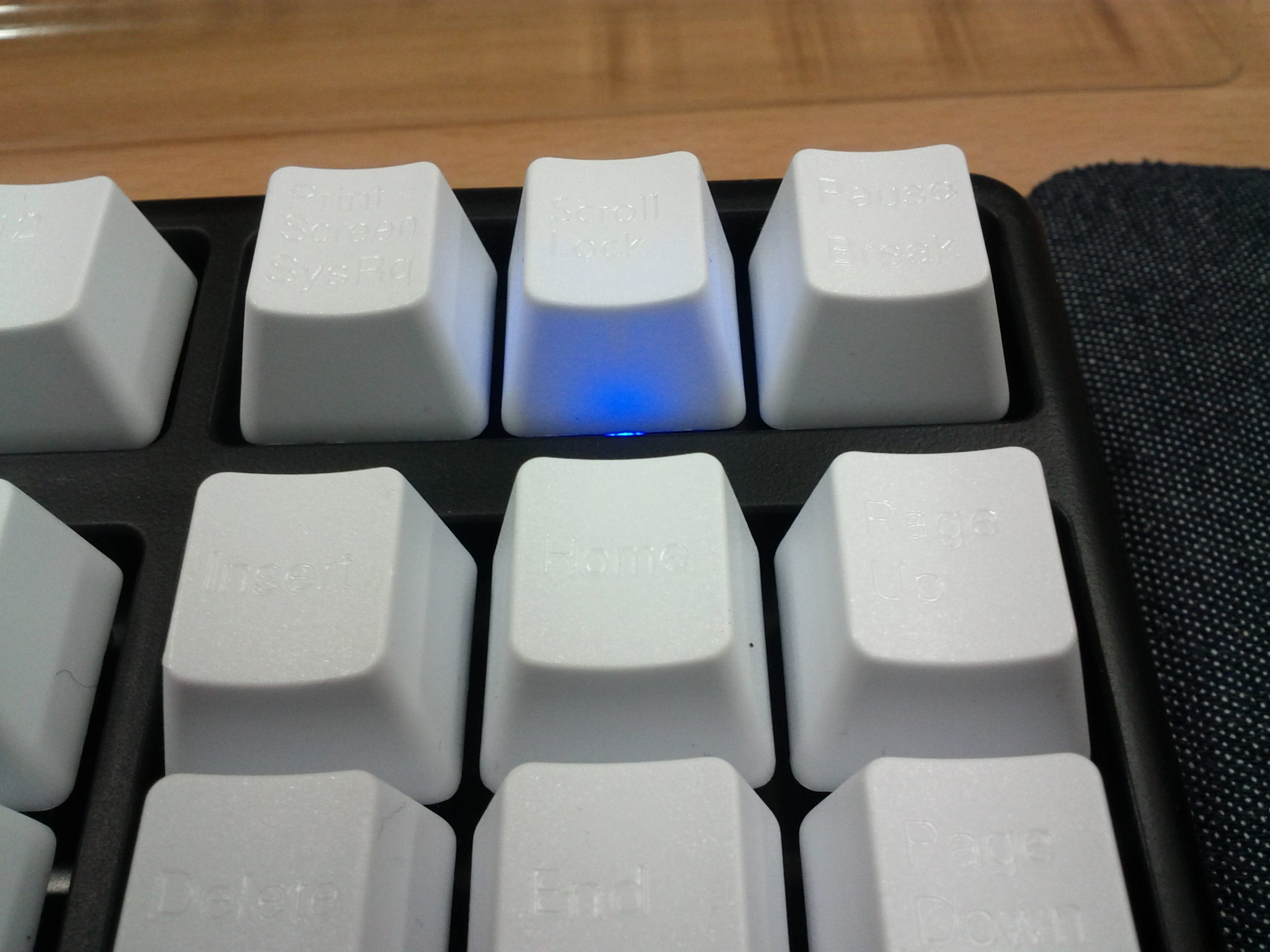 IMG_20111122_161510.jpg : PBT 화이트 음각 키캡