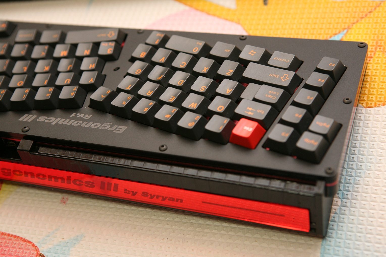 ERGO3-3.JPG : 아크릴 자체경사.