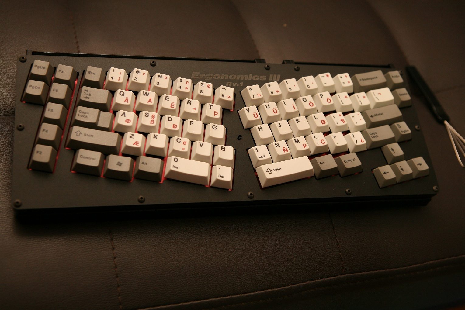 ERGO 3 RV1.JPG : 아크릴 자체경사.