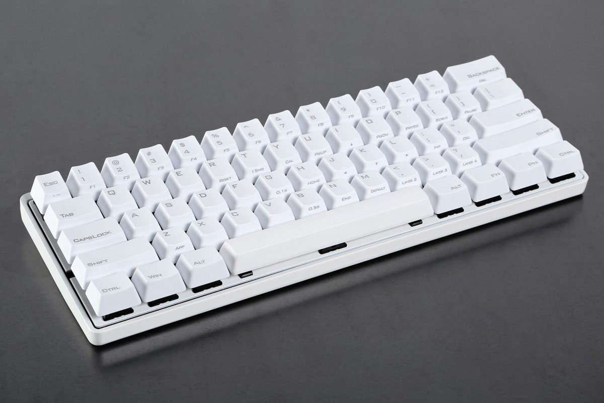 large_1240_whitepok3r.jpg