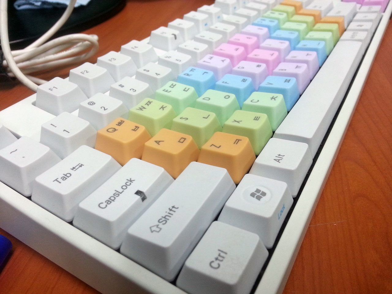XENICS_PBT37_keycap_fc700rW_2.jpg
