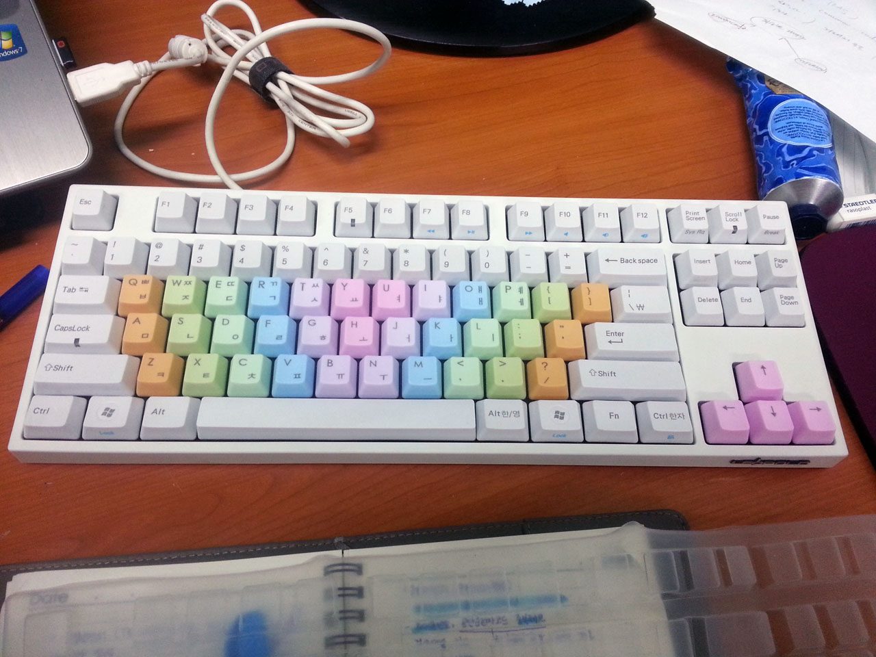 XENICS_PBT37_keycap_fc700rW_3.jpg