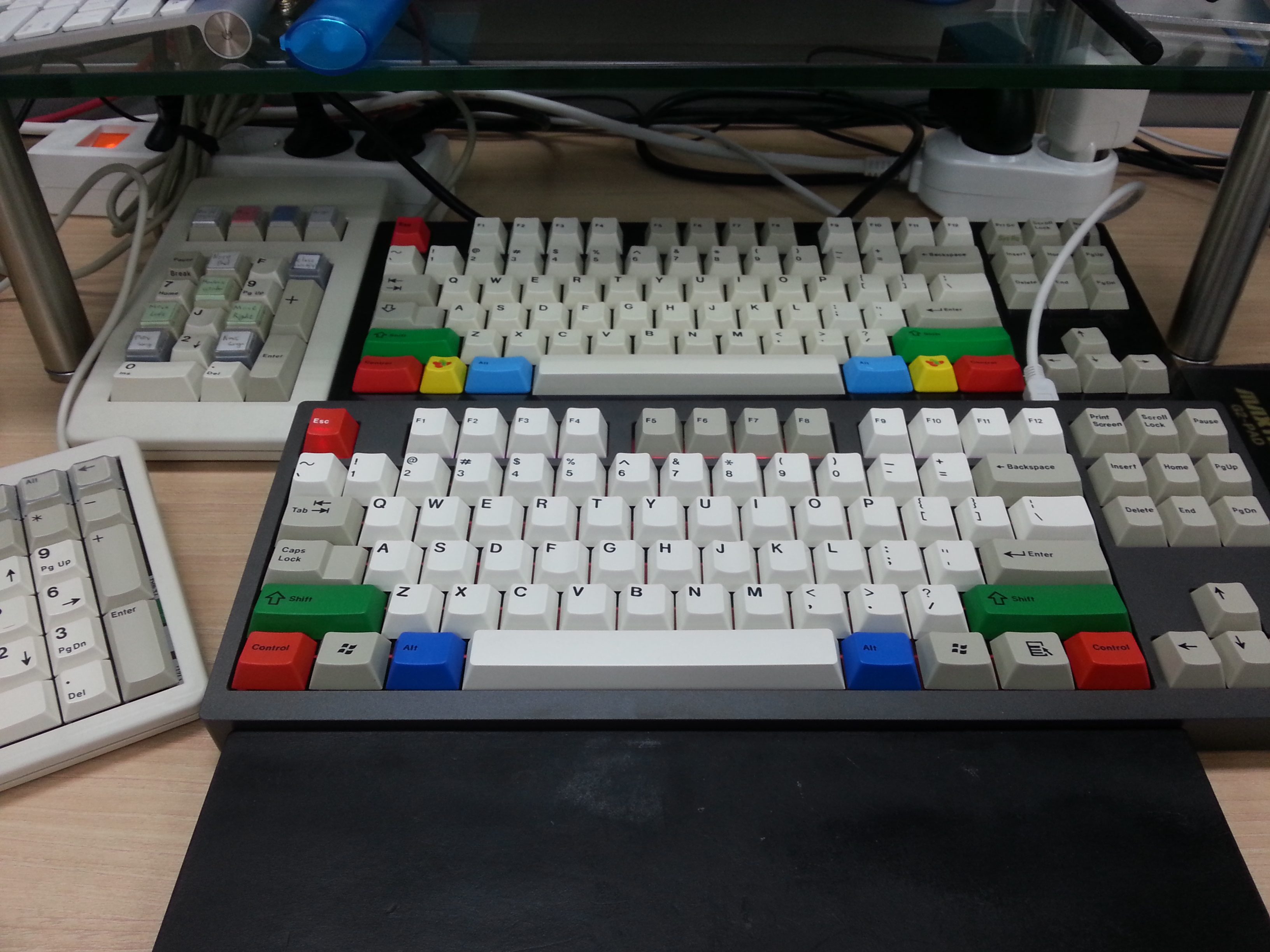 20130411_105239.jpg : KMAC2 + GMK black (RGB) 20130411_105239.jpg : KMAC2 + GMK black (RGB)