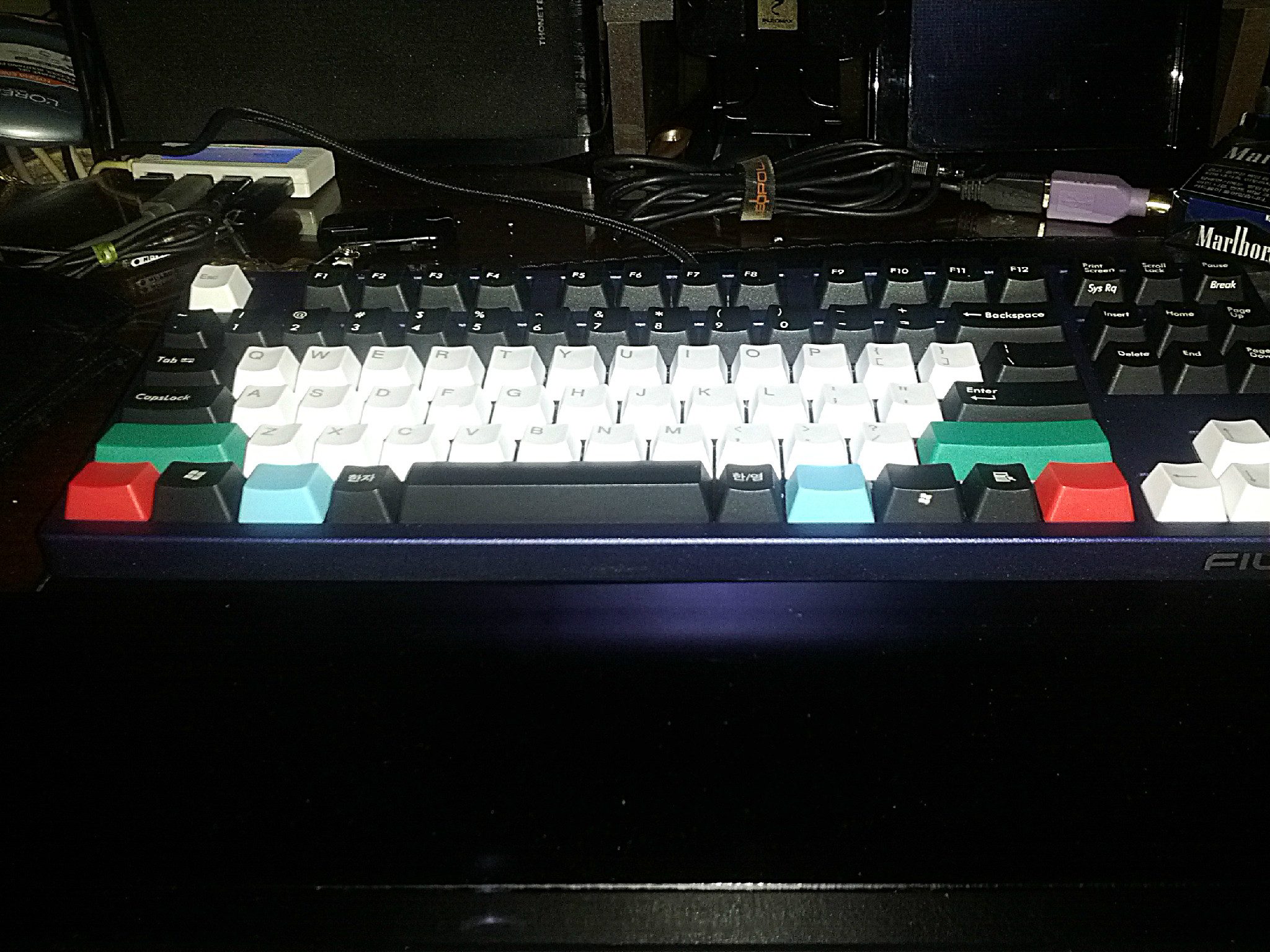k1.jpg : KBT 104 PBT + 마제2 메탈릭블루 입니다. k1.jpg : KBT 104 PBT + 마제2 메탈릭블루 입니다.