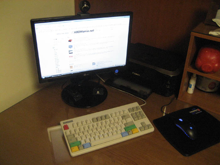 desk.jpg