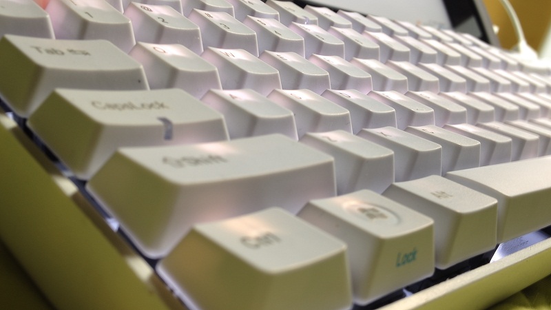 IMG_4252.JPG : iPad + full LED keyboard + PBT keycap