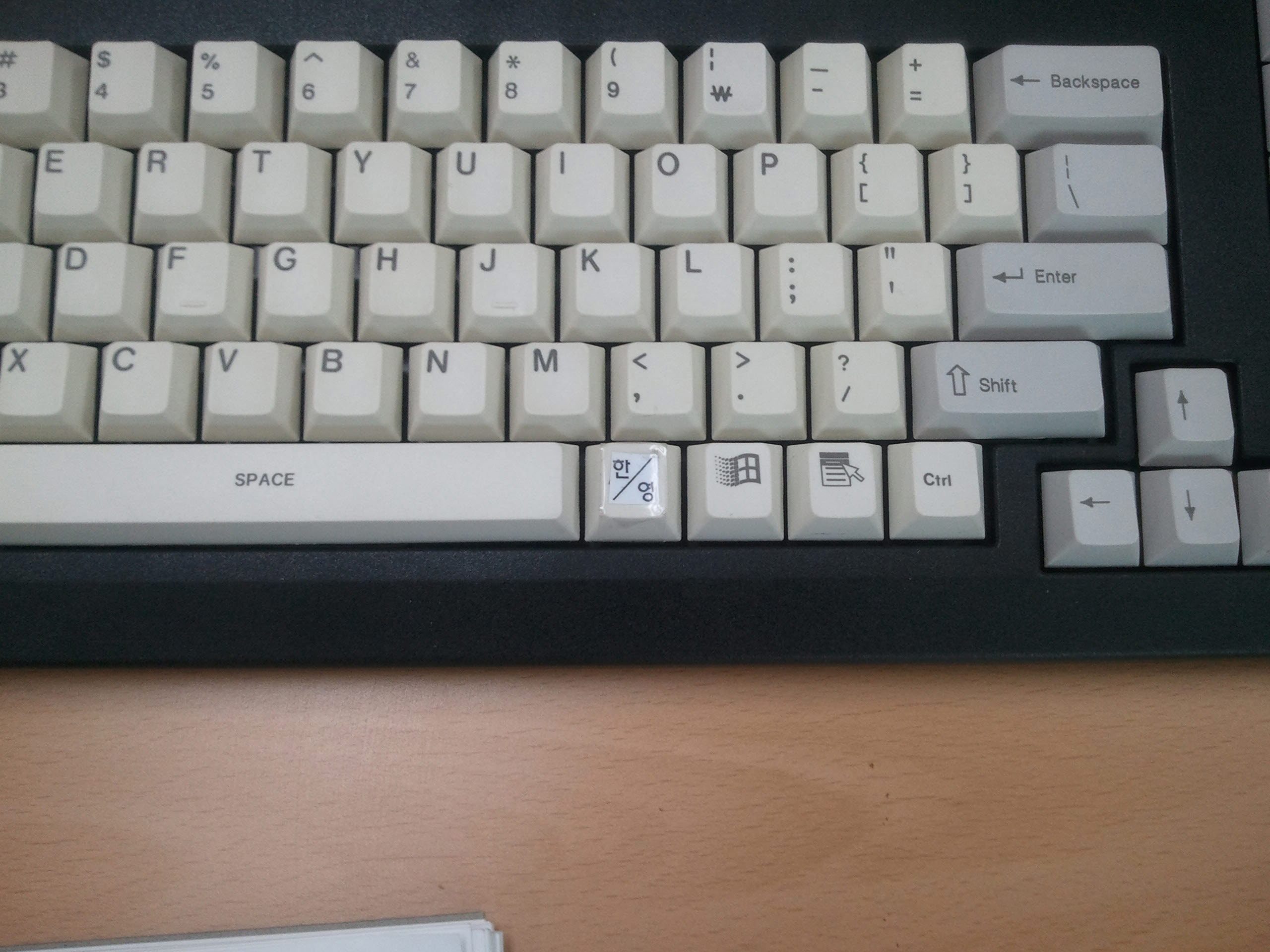 2012-03-21 14.38.32.jpg : 회사 동료 키보드 입니다 ㅋ 2012-03-21 14.38.32.jpg : 회사 동료 키보드 입니다 ㅋ