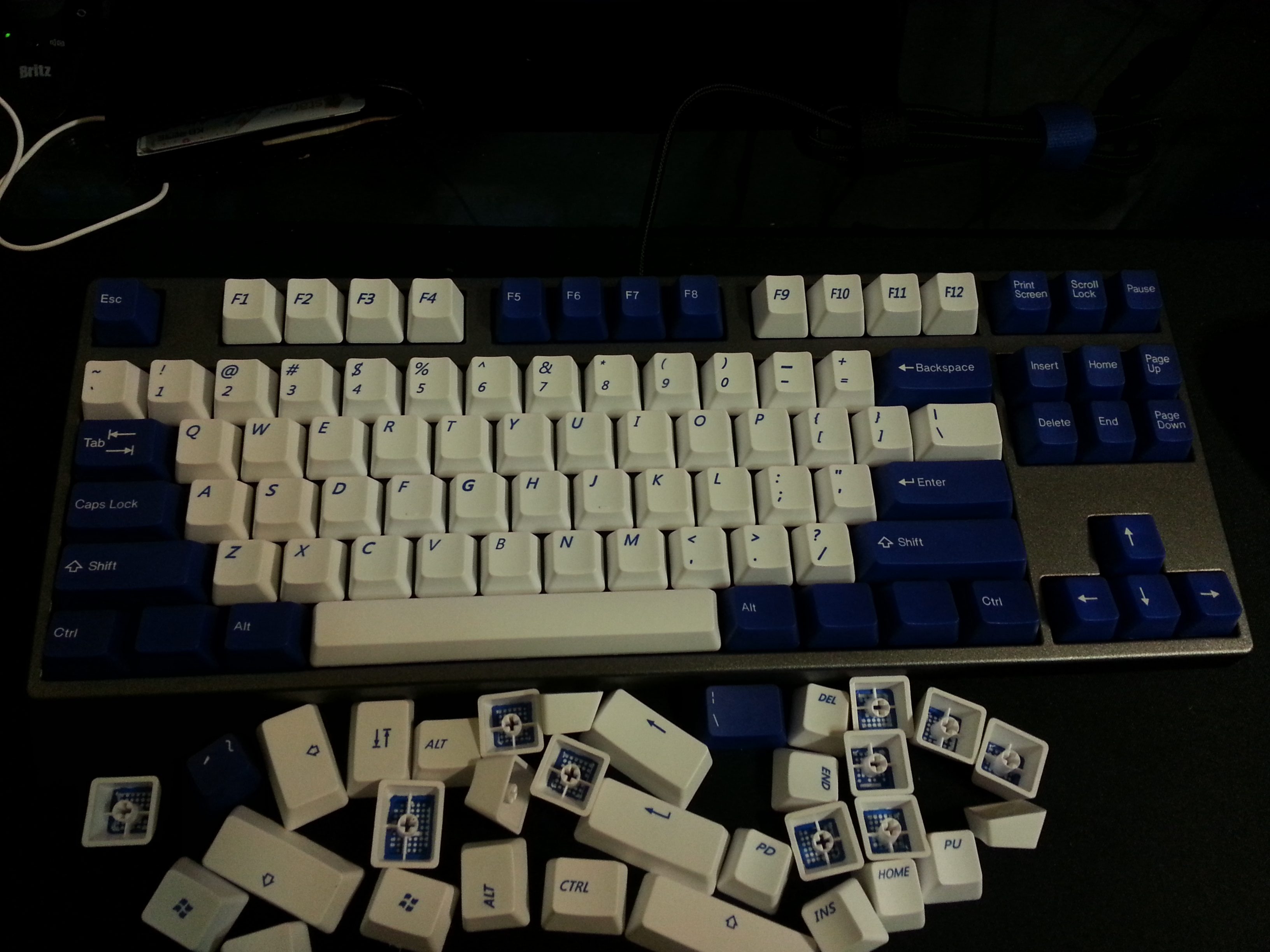 20140301_013630.jpg : 포카리 덱.. 20140301_013630.jpg : 포카리 덱..