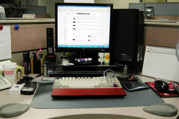 desk1.jpg
