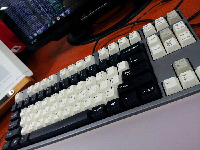 2012032**6*62*.jpg : 요즘 한창 실자중인 그루브 + 주옥션키캡입니다.