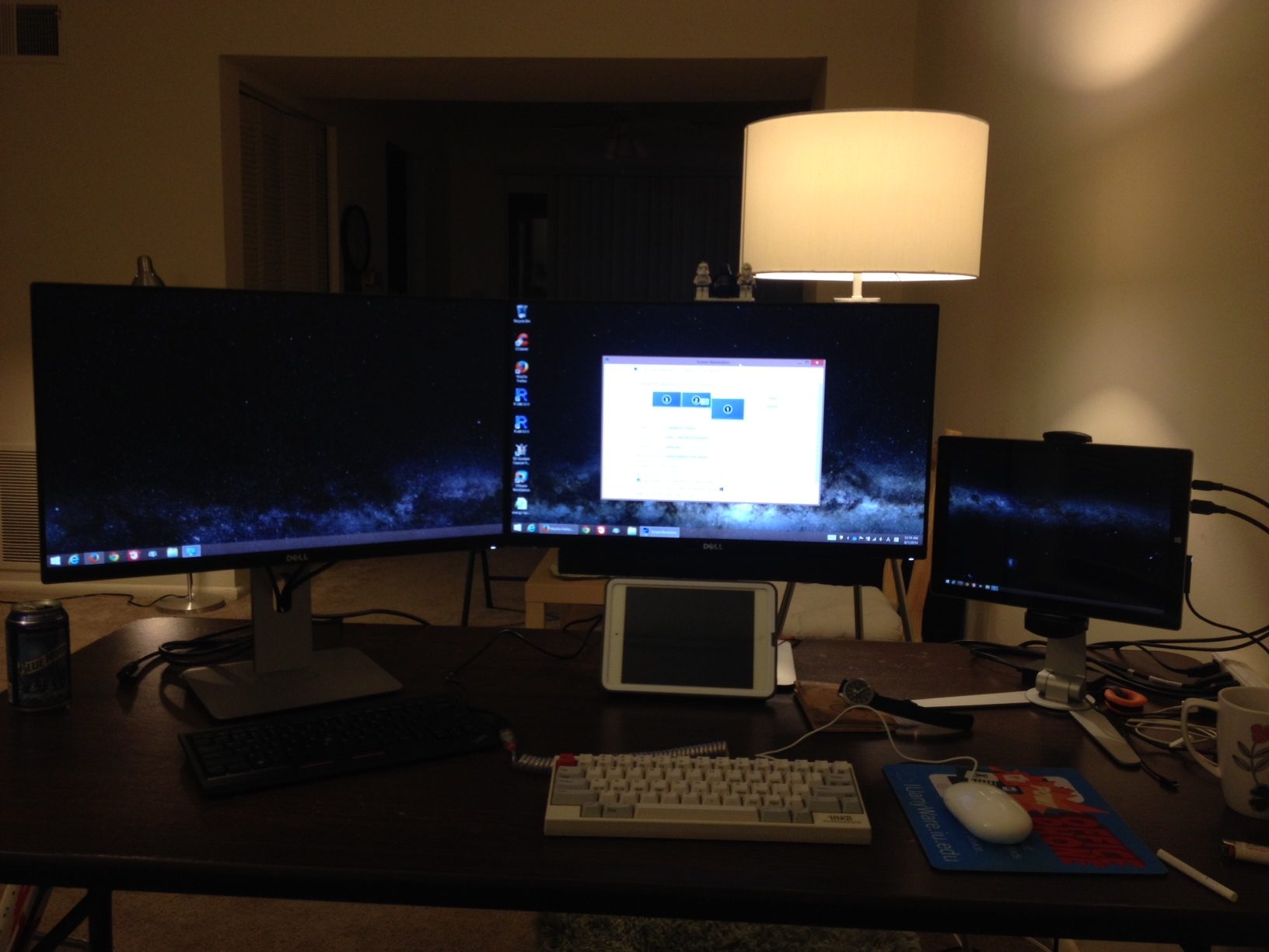 photo_desk_1.jpg