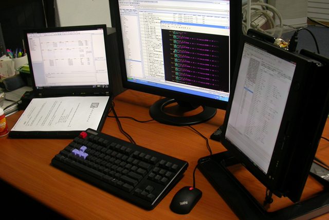 piano000_desk.jpg
