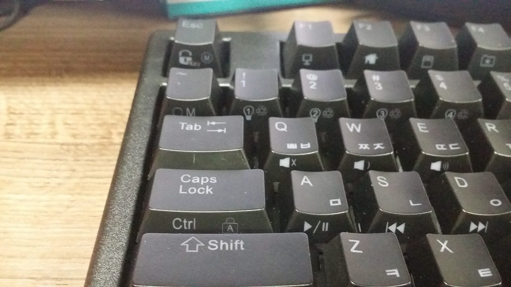 한성 Tab 흠집.jpg