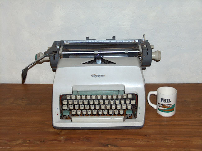 typewriter-of-philip-k-dick.jpg : 진짜 타자기 처보신분 거수욤 typewriter-of-philip-k-dick.jpg : 진짜 타자기 처보신분 거수욤