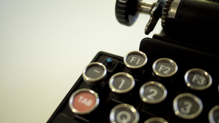 slide_355829_3908561_free.jpg : Qwerkywriter 블루투스 기계식키보드