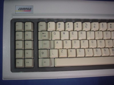 Vintage COMPAQ Portable Luggable Computer Keyboard2.jpg