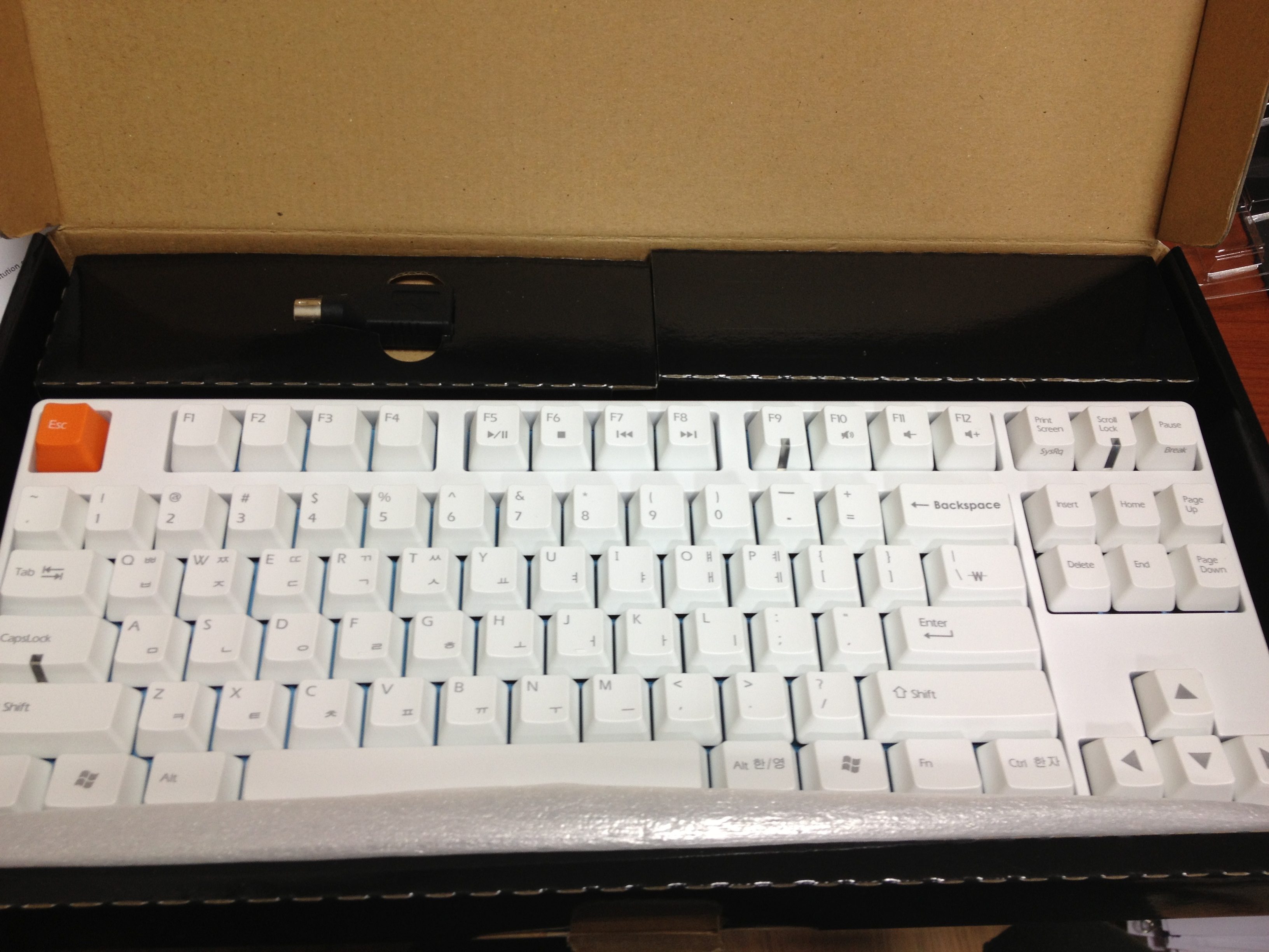 IMG_1560.JPG : 그루브 87 흑축 화이트 판매합니다.