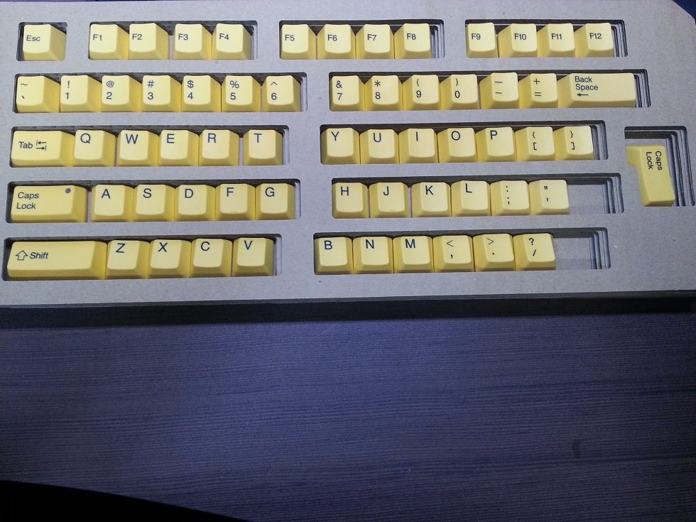 20130126_212213.jpg : 리얼포스 옐로우 키캡 판매합니다.