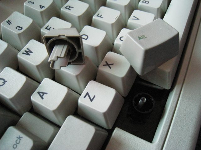 IMG_0529.JPG : IBM Model M