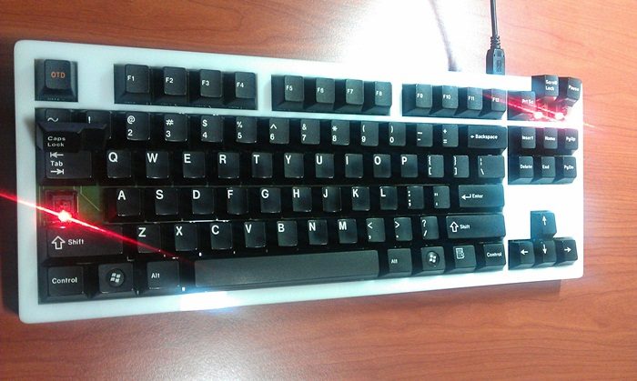 2038637430_b31bcea5_IMG_20121226_012200.jpg : a.87아크릴 키보드 팝니다. 쓰레기키캡 교환도 합니다!!