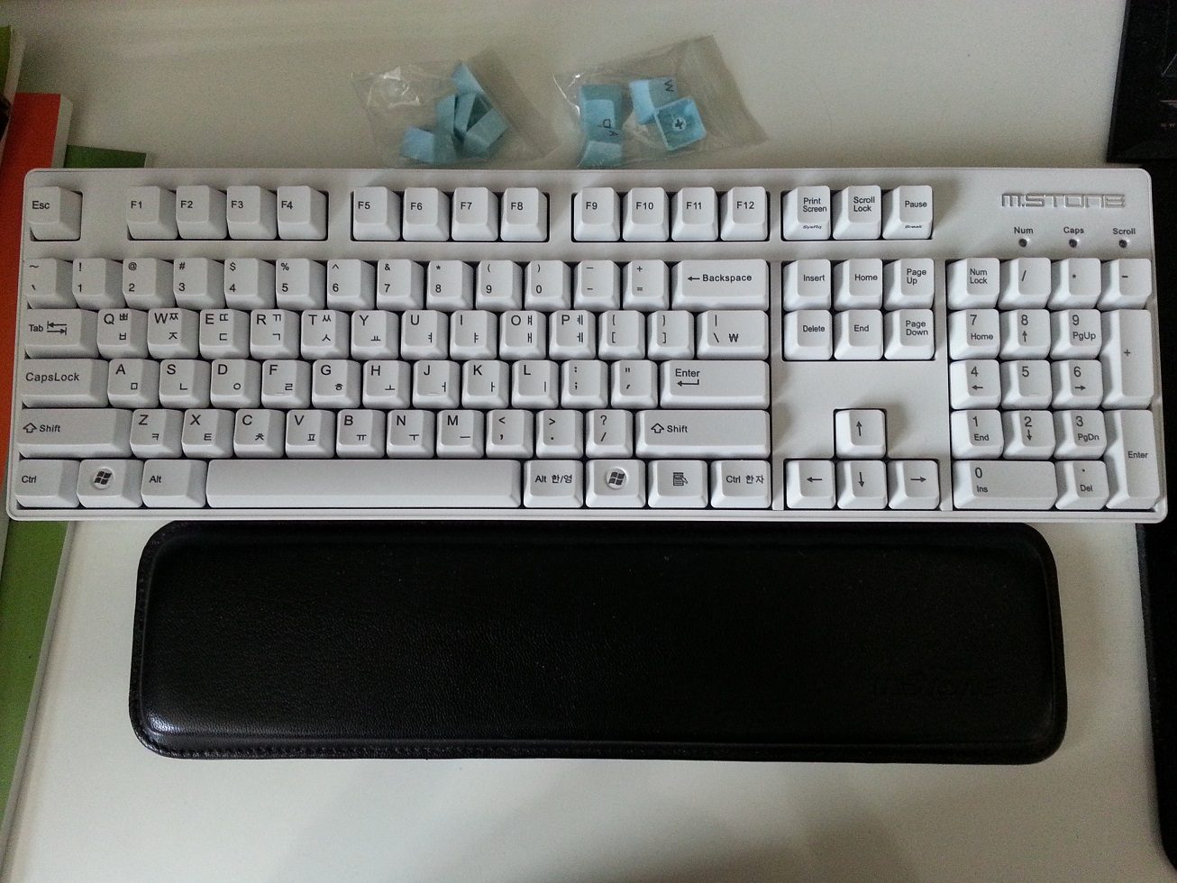 20140404_104557.jpg : 산토리니 갈축, 무지개 측각 PBT 키캡 판매합니다. 20140404_104557.jpg : 산토리니 갈축, 무지개 측각 PBT 키캡 판매합니다.