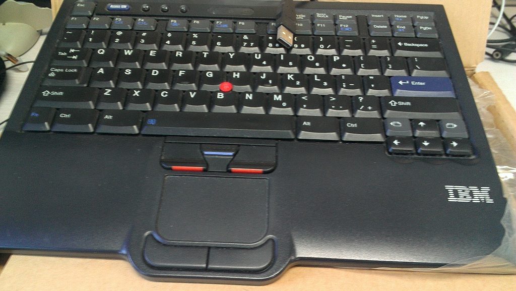 2012-12-11 09.42.17.jpg : 울트라나브 구형(Win키없음) USB 팝니다.