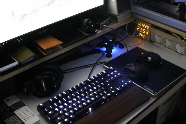 m__bfb986dd66c2cb5f87fdf9384aedcd3e41333__m.jpg : Ducky DK-9087 SHINE2 화이트 LED 청축