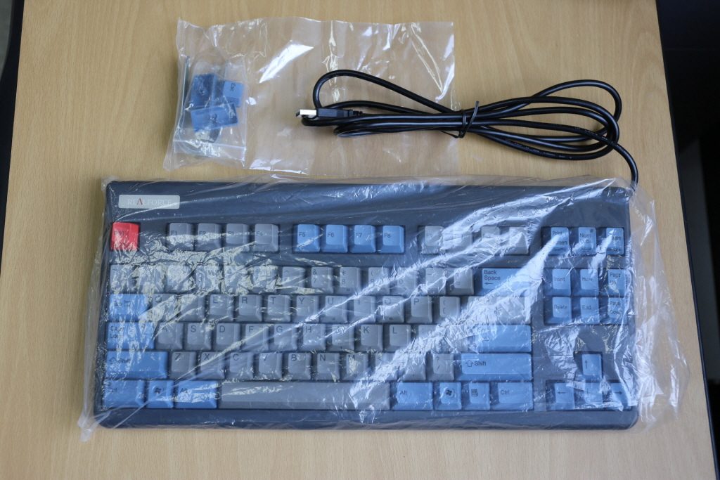 Realforce 1024.jpg