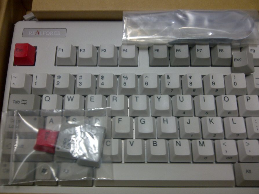 꾸미기_IMG-2011-1**0-*00*5.jpg : 안녕하세요~ 리얼포스 화이트 87 팔아봅니다~ 꾸미기_IMG-2011-1**0-*00*5.jpg : 안녕하세요~ 리얼포스 화이트 87 팔아봅니다~