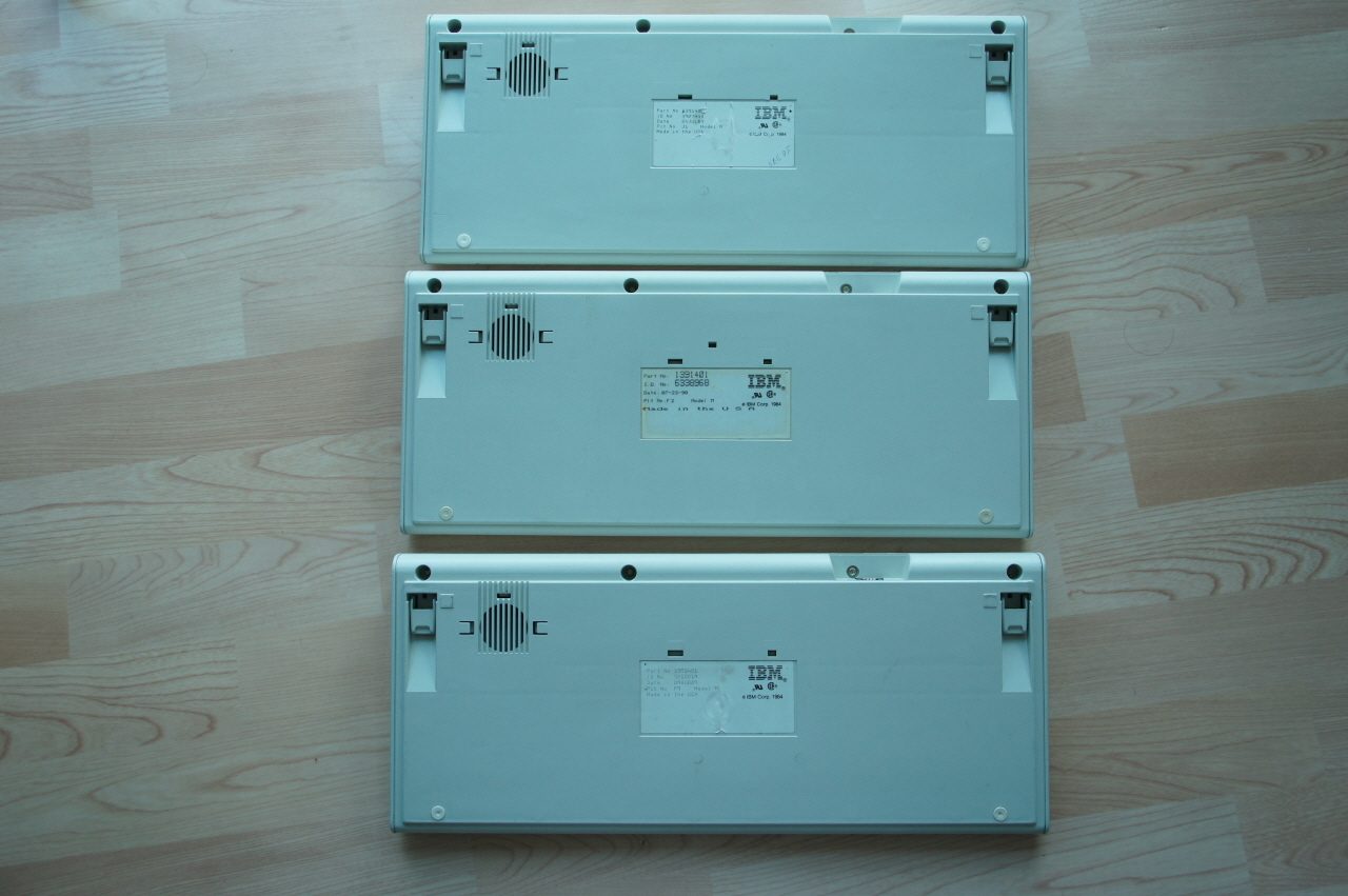 크기변환_2.jpg : IBM M 1301401(89~90년산) 회색 IBM 로고 팝니다. 크기변환_2.jpg : IBM M 1301401(89~90년산) 회색 IBM 로고 팝니다.