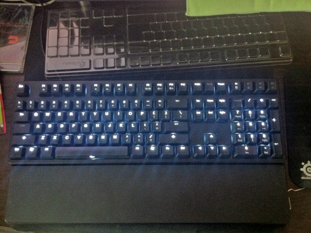 IMG_3557.JPG : 덕키 풀배열 화이트LED 흑축 DK-9008 Shine Linear 108 Keys