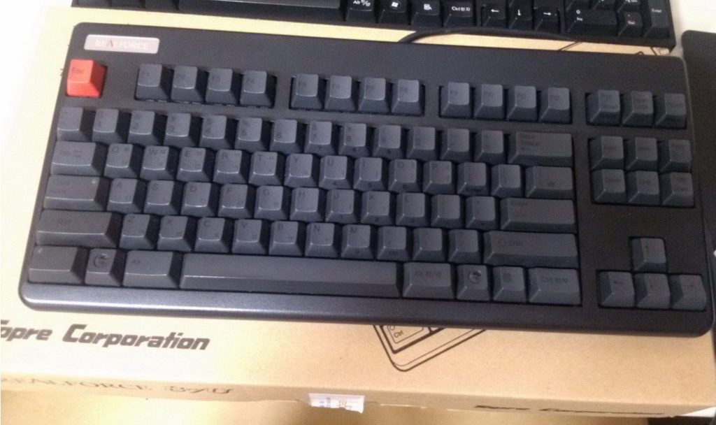 realforce_00.jpg : 리얼포스 87U 저소음 차등 모델을 팝니다. realforce_00.jpg : 리얼포스 87U 저소음 차등 모델을 팝니다.